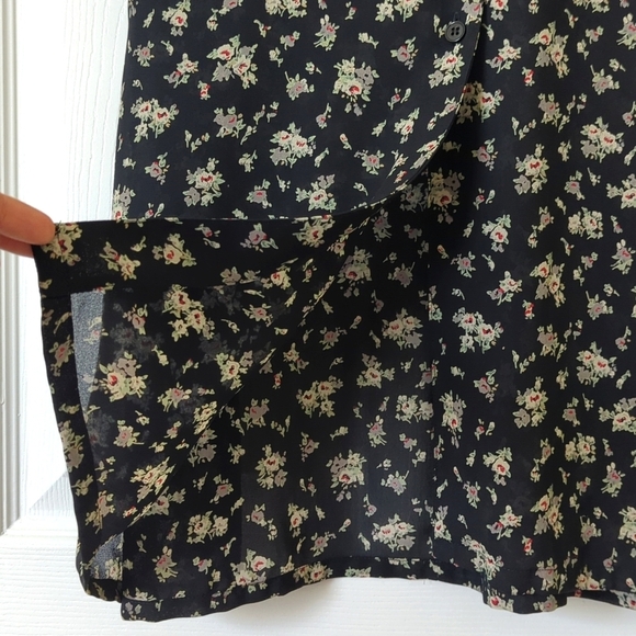 Jones New York 90's Vintage Floral Short Sleeve Button Down Blouse Black 10 - Picture 7 of 10